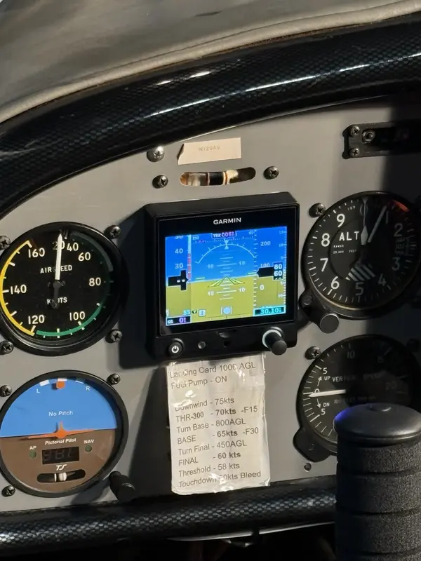 Garmin G5 installed in an analog light-aircraft instrument panel